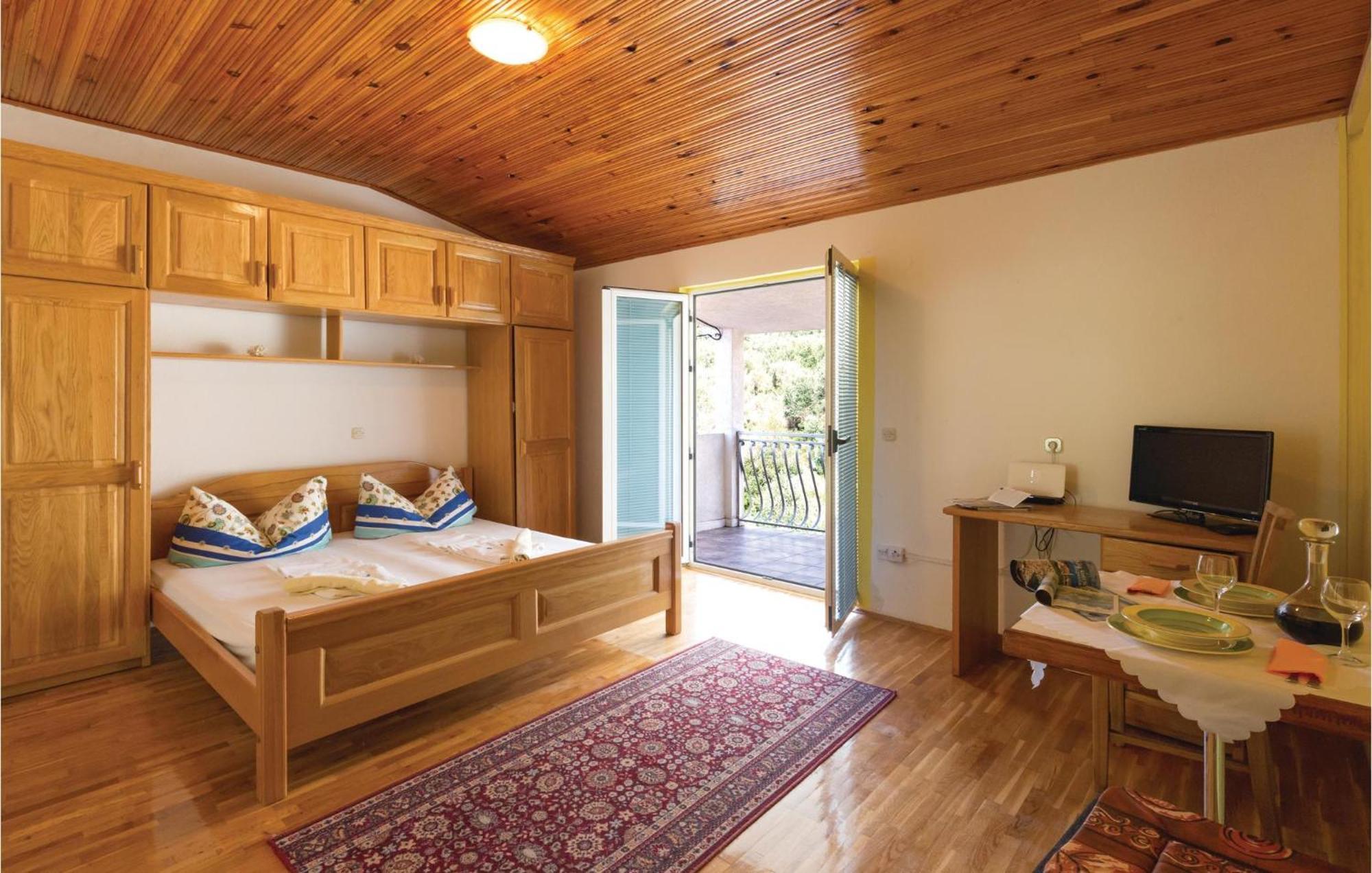 Nice Apartment In Makarska With House Sea View Exterior foto